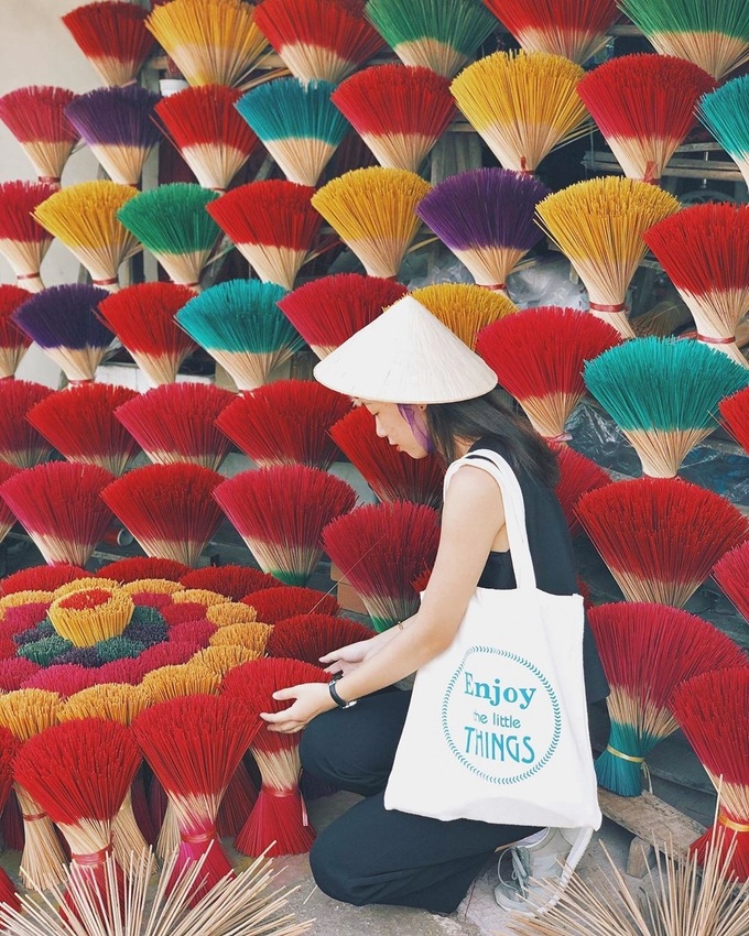 Kinh nghiệm lựa chọn trang phục khi đi check-in làng hương Thủy Xuân