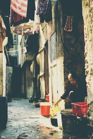 Con ngõ nhỏ yên tĩnh trên phố Nguyễn Hữu Huân Hà Nội