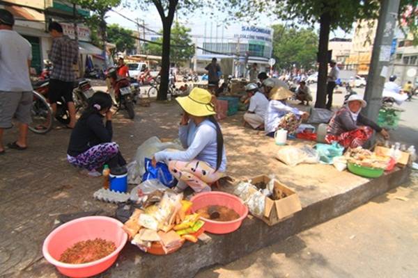 Chợ sâu bọ chợ độc đáo Sài Gòn