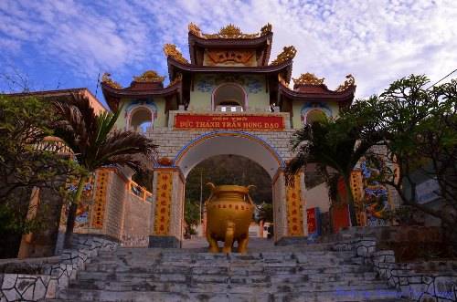 Đền Đức Thánh Trần nơi diễn ra lễ hội Vũng Tàu