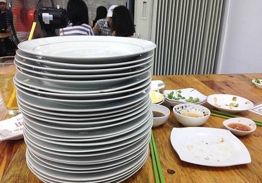 Chồng dĩa bánh ướt món ăn chồng dĩa thú vị
