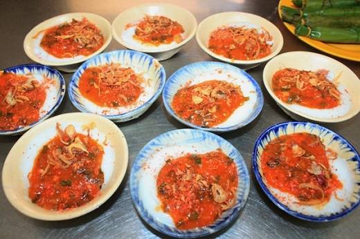Bánh bèo chén món ăn chồng dĩa miền Trung