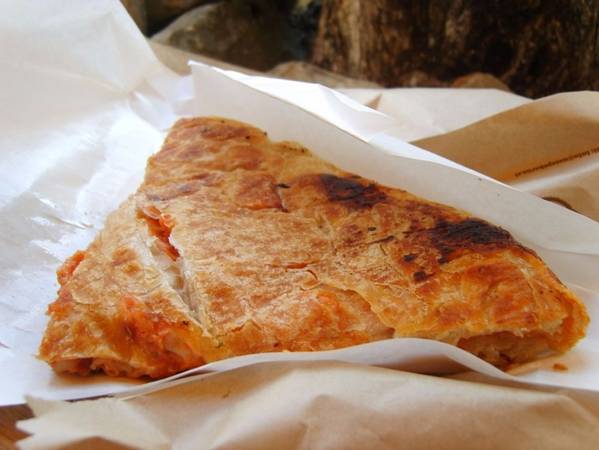 Burek Slovenia - món ăn đường phố châu Âu
