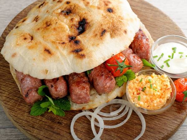 Ćevapi Croatia - món ăn đường phố châu Âu