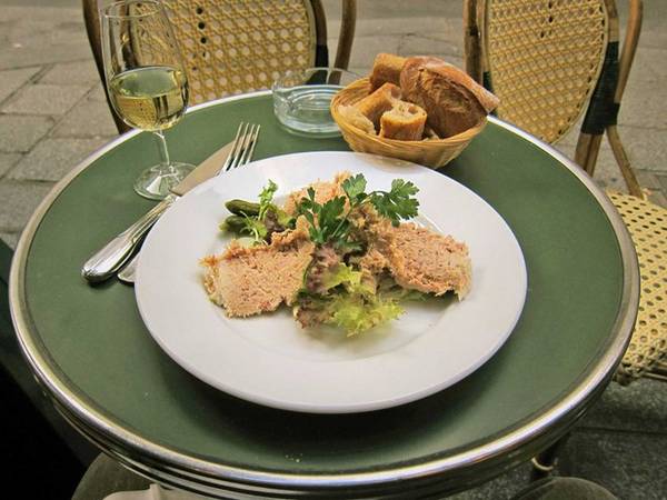 Rillettes - thịt heo Pháp nấu mỡ ăn kèm bánh mì