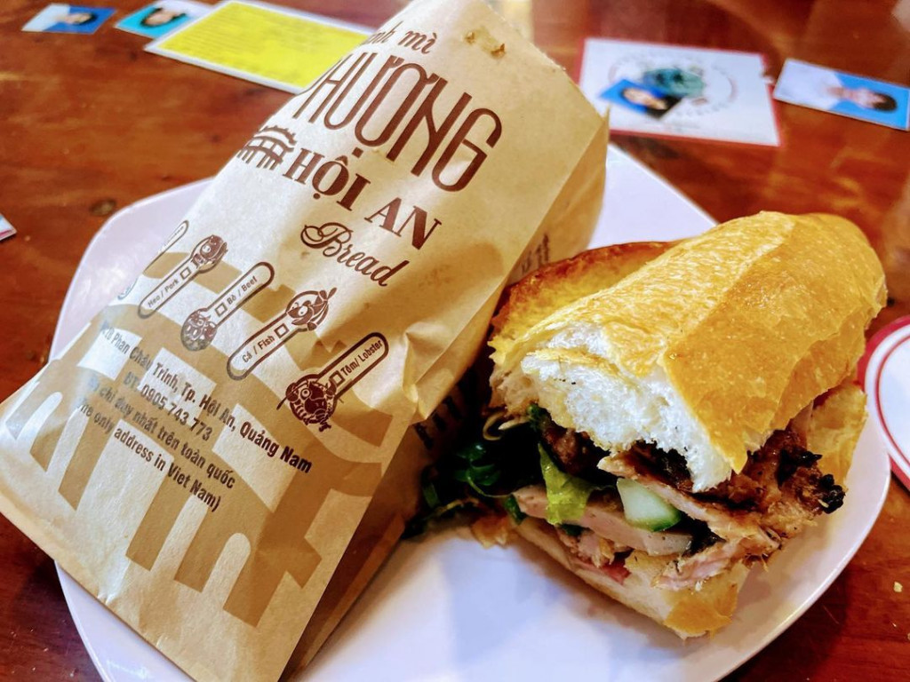 Bánh mì Phượng món ăn sáng Hội An nổi tiếng