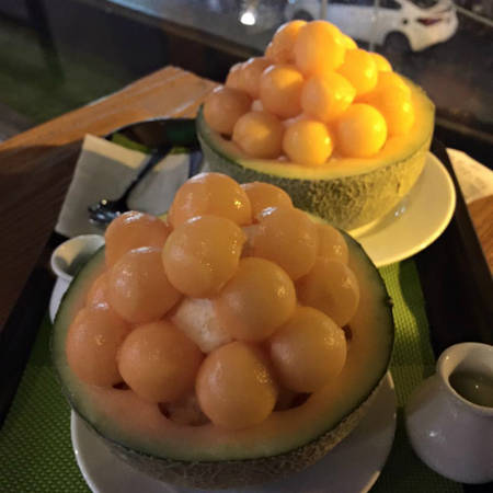 Bingsu dưa lưới - Món ăn vặt Sài Gòn mát lạnh