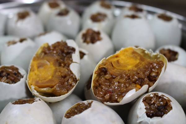 Trứng hấp xôi món ăn vặt Tam Á chế biến cầu kỳ