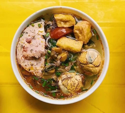 Bún ốc Lộc Hàng Khoai món ăn vỉa hè Hà Nội
