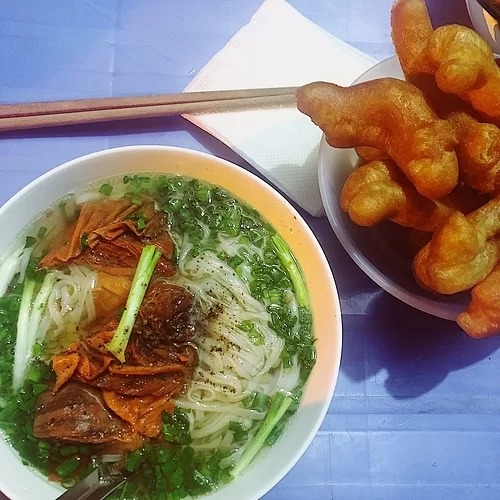 Phở gánh Hàng Chiếu món ăn vỉa hè Hà Nội