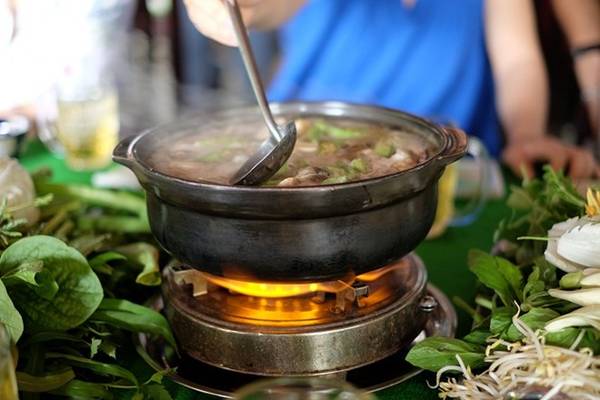 Lẩu mắm - đặc sản có mùi nồng Việt Nam