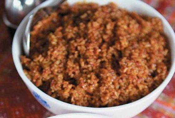 Jadoh - Đặc sản Ấn Độ: Món cơm nấu với ruột và tiết của lợn hoặc gà