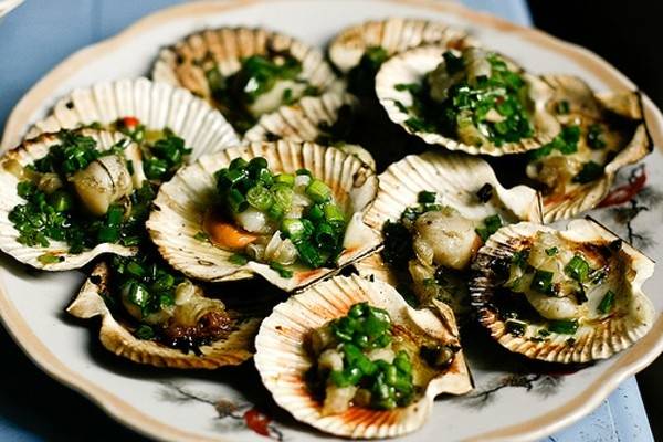 Sò điệp nướng mỡ hành - Đặc sản hải sản Đà Nẵng