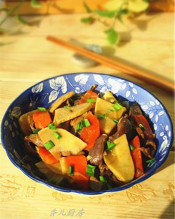 Thịt bò xào măng - món ngon Quế Lâm