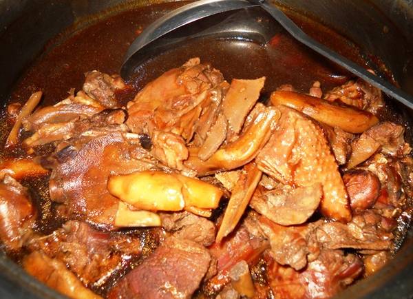 Vịt già hầm bạch quả - món ngon Quế Lâm