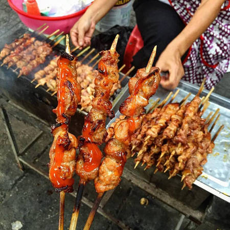 Thịt xiên nướng món nướng Hà Nội vỉa hè
