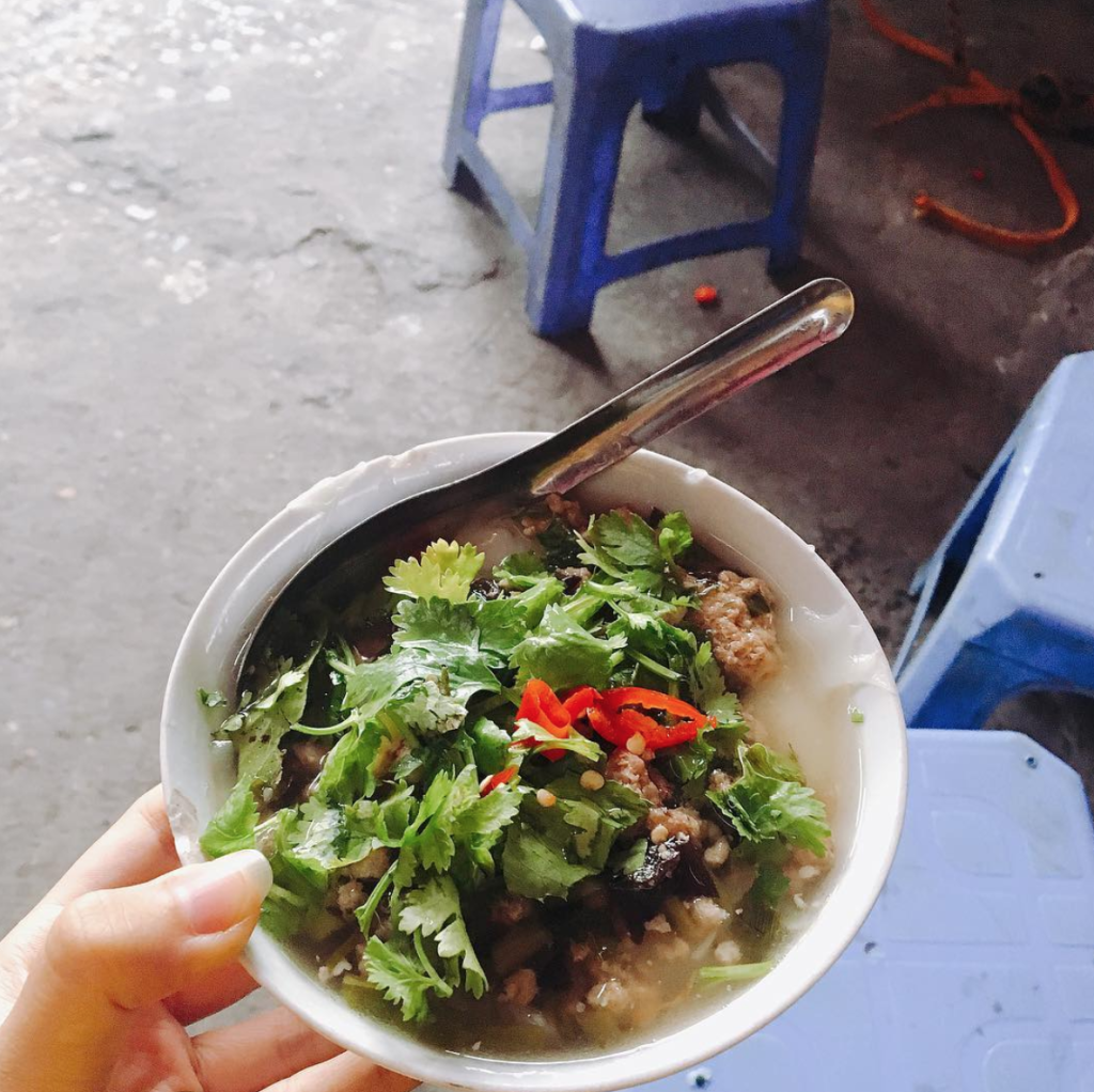 Bánh đúc nóng Hà Nội Minh Khai