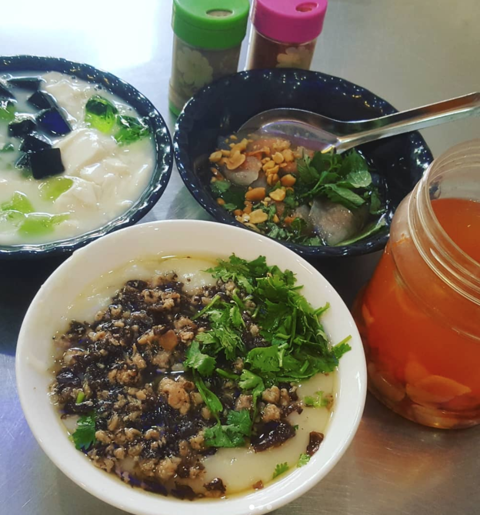 Bánh đúc nóng Hà Nội Trương Định
