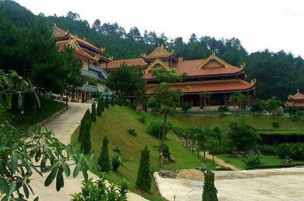 Thiền viện Trúc Lâm - không gian giao hòa giữa thiên nhiên và Phật pháp khi du lịch Đà Lạt