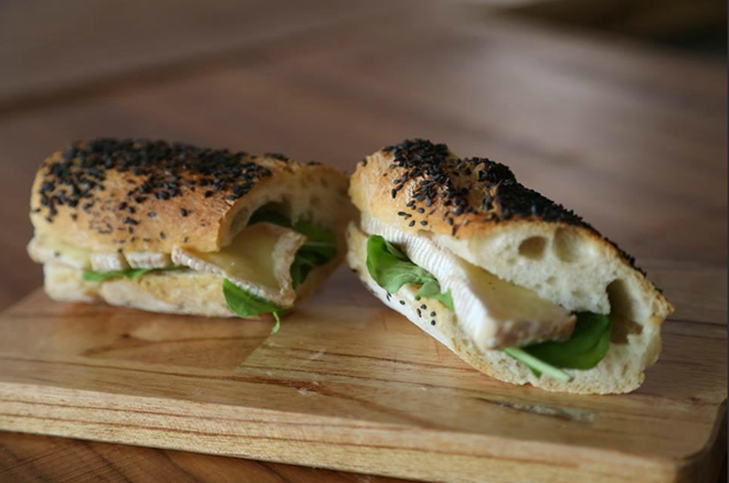 Le Padam Saigon nhà hàng TP HCM bánh mì phô mai