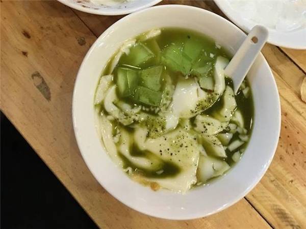 Thưởng thức tào phớ Hà Nội vị trà xanh thanh mát