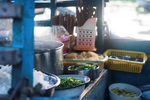 Quán ăn di động trên dòng Hậu Giang - Hủ tiếu và bánh canh