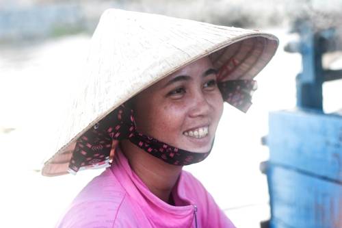 Quán ăn di động trên dòng Hậu Giang - Phục vụ tận thuyền