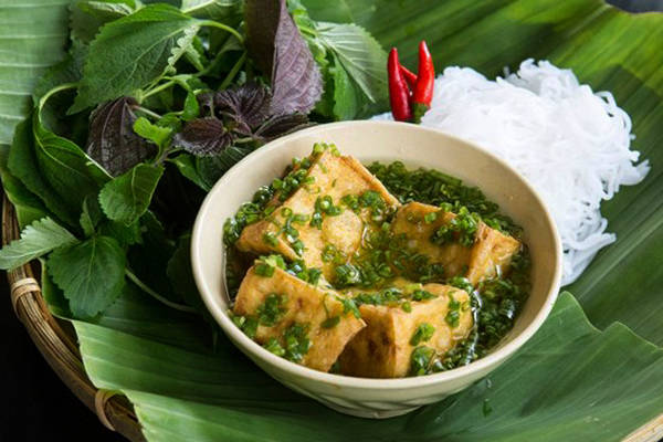 Thực đơn đa dạng tại quán ăn sao Việt Thu Hằng