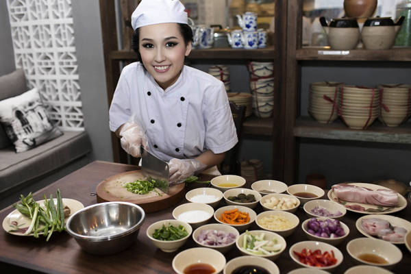 Quán cơm Việt tại quán ăn sao Việt của Mai Phương Thúy