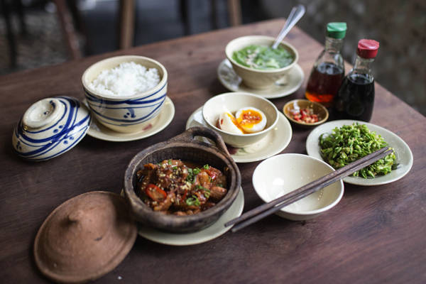Không gian mộc mạc của quán ăn sao Việt Mai Phương Thúy