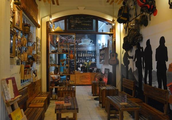 Không gian mộc mạc của quán cà phê phượt Phượt Cafe tại Huế