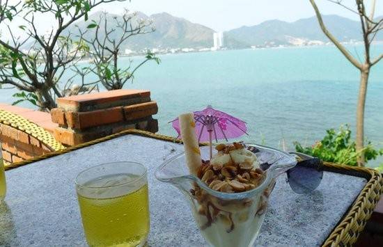 Cà phê Công viên Hòn Chồng - Tầm nhìn ôm trọn vịnh Nha Trang