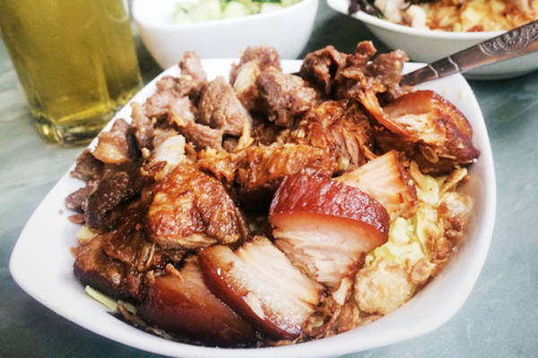 Quán xôi Yến nổi tiếng giữa lòng Hà Nội