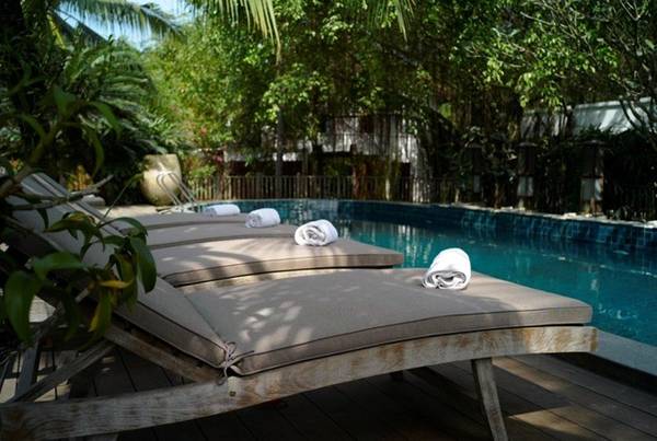 Khu nghỉ dưỡng có đầy đủ quán cà phê, nhà hàng, cùng các tiện ích như massage, xông hơi. Ảnh: An Lam Saigon River.
