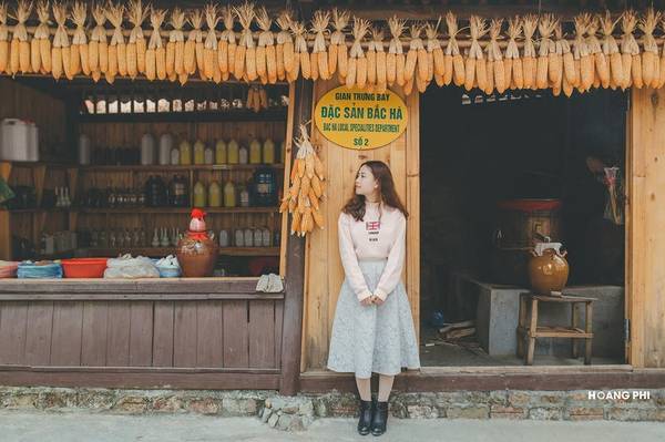 Bắc Hà có rất nhiều homestay nhà sàn phục vụ du khách. Tại đây, bạn có thể đặt món ăn đặc trưng địa phương.