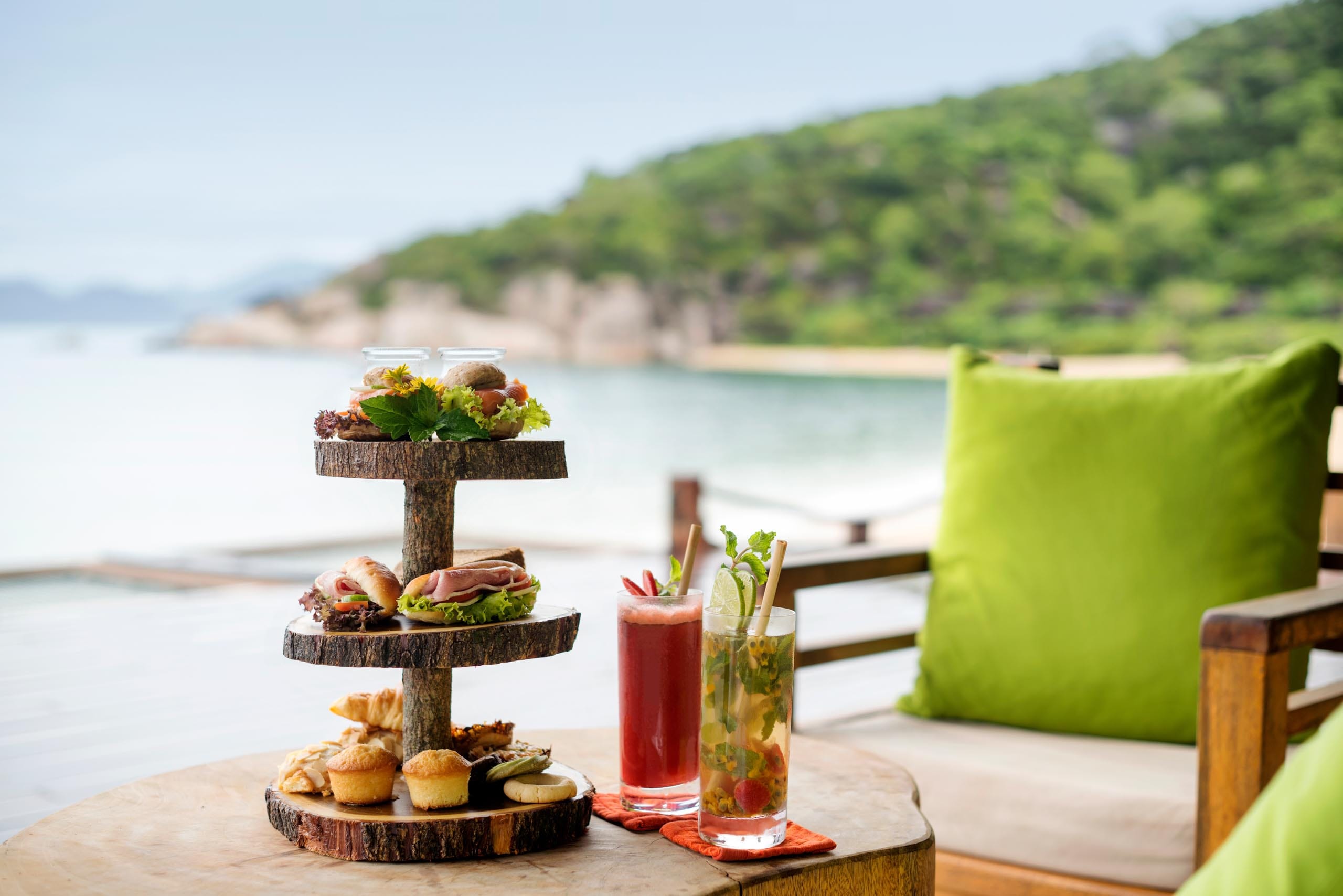 Dịch vụ trà chiều tinh tế tại resort Six Senses Ninh Vân Bay