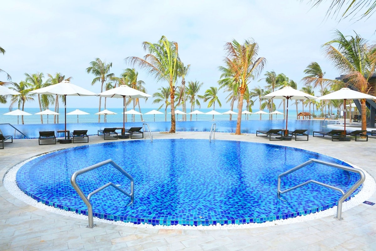 Khuôn viên resort 5 sao Phú Quốc Novotel