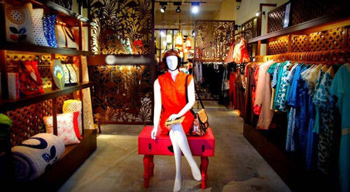 Thời trang thiết kế Á Đông tại trung tâm du lịch Hà Nội