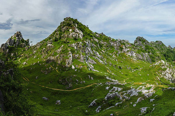 Kinh nghiệm trekking núi Trầm Chương Mỹ tự túc trong ngày