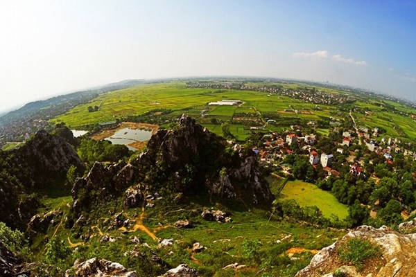 Vẻ đẹp hoang sơ thơ mộng của núi Trầm