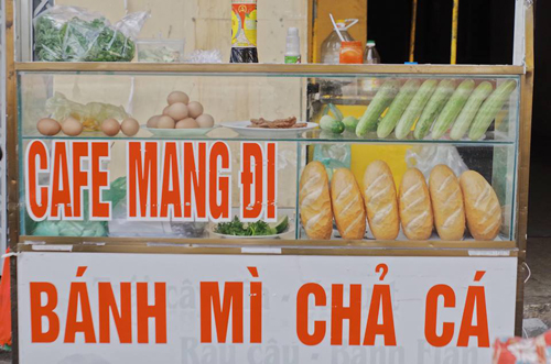 Bánh mì chả cá Vũng Tàu - món ăn lót dạ bình dân