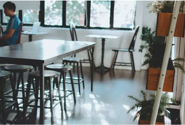 Không gian quán cafe đẹp Đà Nẵng Wonderlust Bakery & Coffee