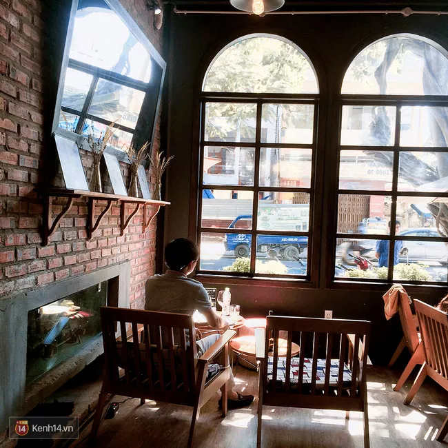Không gian quán cafe đẹp Đà Nẵng Retro Kitchen and Bar