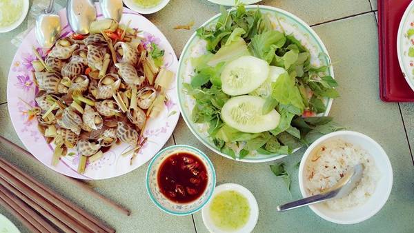 Ốc hương tươi ngon đánh bắt tại Cam Ranh gần Bãi Dài