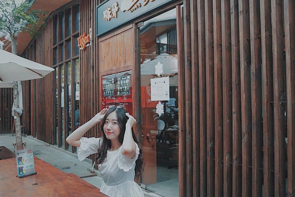Oishi Town quán cafe quận 2