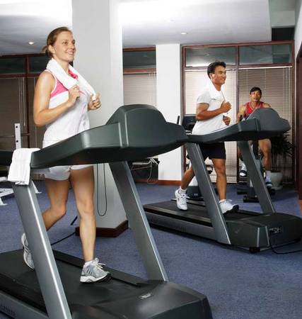 Khu vực gym hiện đại tại Palm Garden Beach Hội An