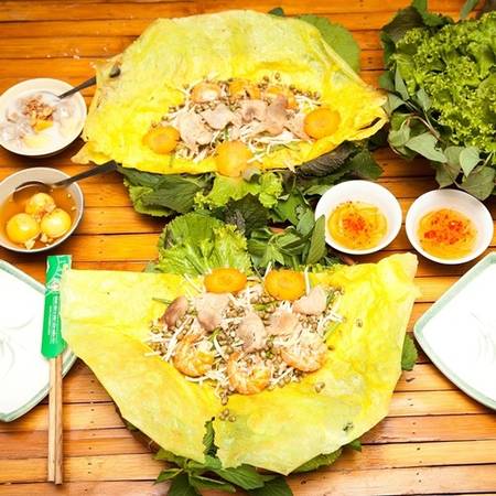 Bánh xèo miền Tây giòn tan tại Tân Định