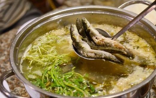 Nồi lẩu cá kèo hấp dẫn tại Cần Thơ