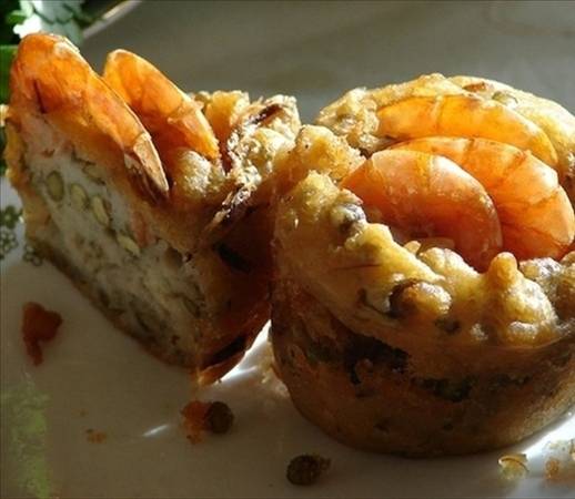 Bánh cống giòn rụm đặc sản Cần Thơ