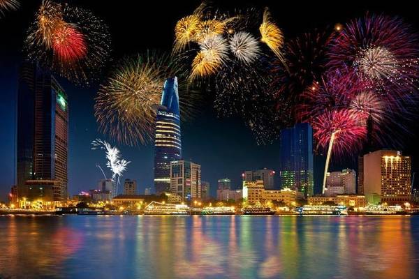 Bắn pháo hoa Sài Gòn dịp lễ 30/4